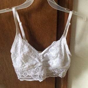XS Victoria’s Secret Pink white lace bralette